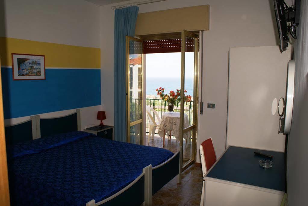 Hotel Cristina Diamante Extérieur photo